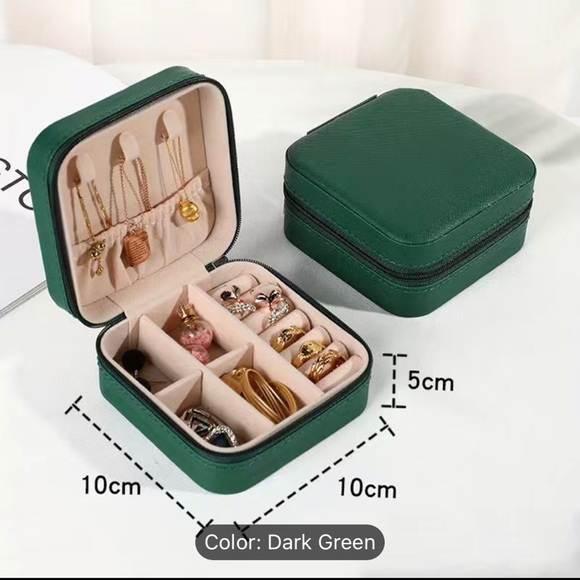 One Personalized Christmas White or Green Small Jewelry Box - Picture 4 of 5